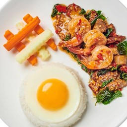 ข้าวผัดกระเพรากุ้ง+หมูย่าง