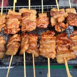หมูปิ้งโบราณแท้ เตาถ่าน ครัวรินละลินน์(น้องไอซ์) รามคำแหง52/1