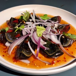 ยำไข่เยี่ยวม้า