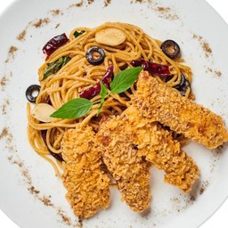 สปาเก็ตตี้พริกแห้งไก่กรอบ