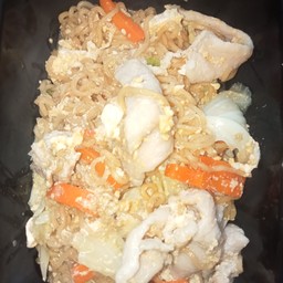 ผัดมาม่ารวม