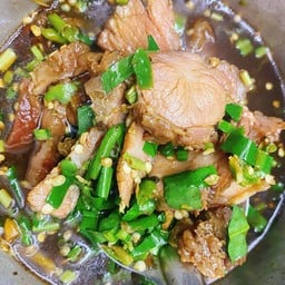 ร้านข้าวมันไก่ ก๋วยเตี๋ยว ตำ ยำ บังดิน