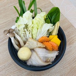 ชาบูพร้อมทาน (เลือกน้ำซุปได้)