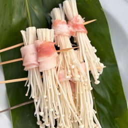 สามชั้นพันเห็ด