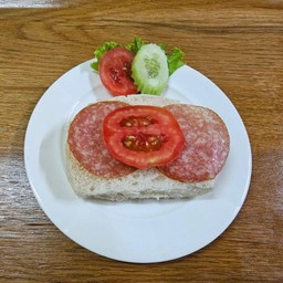 ซารามี่ พร้อมขนมปัง