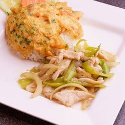 ข้าวผัดพริกหยวกไก่