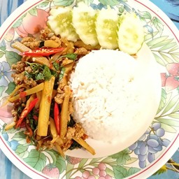 กะเพราใส่หน่อไม้