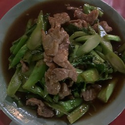 ผัดคะน้าหมูน้ำหอย