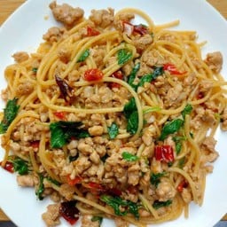 สปาเก็ตตี้ กระเพราหมูสับ