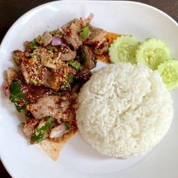 ข้าวหมูย่างป้าข้างบ้าน ซอยวัดอุโมงค์
