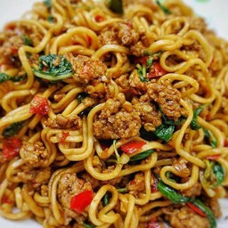 มาม่ากระเพราหมูสับ