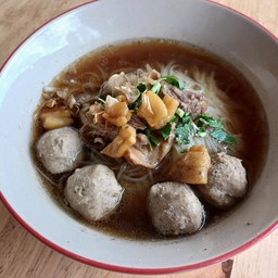 ก๋วยเตี๋ยวลูกชิ้นหมู หมูสด/น้ำตก