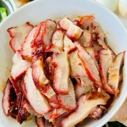 หมูแดงอบเตาถ่าน