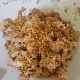 หมูกระเทียม