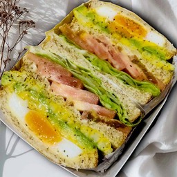 Avocado Corn Sandwich