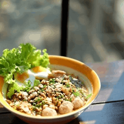 ก๋วยเตี๋ยวน้ำใส เส้นเล็ก