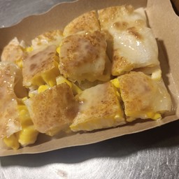 โรตีใส่ข้าวโพดชีส