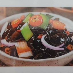 ยำเห็ดหูหนู