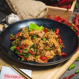 กะเพราเส้นเล็ก-เนื้อลูกเต๋า