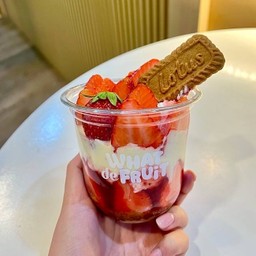 สตรอว์เบอร์รีชีสกรีก