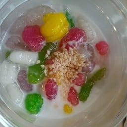 ร้านฮ๊อมหอม ขนมหวานและเครื่องดื่ม หน้าศูนย์ฝึกฯตำรวจภาค 2