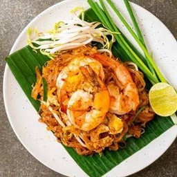 ผัดไทยกุ้งสด-เส้นจันท์