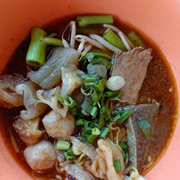บะหมี่เนื้อน้ำข้น