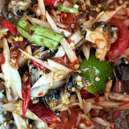 ตำปูปลาร้า ใส่หอยเชอรี่