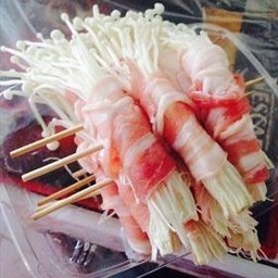 สามชั้นพันเห็ด