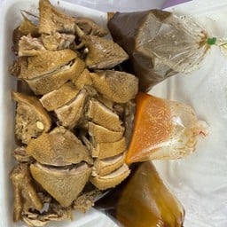 เมืองเป็ดพะโล้ และอาหารตามสั่ง คู้บอน