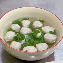 ลูกชิ้นลอยน้ำ