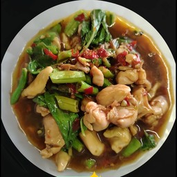 กระเพาไก่ชิ้นนะค่ะ ( เมนูกับข้าวนะคร๊า )