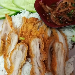 กระเพรา ไข่ข้น  ร้านลินดา