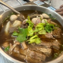 เกาเหลาหม้อไฟ เตี๋ยวเนื้อเก้า