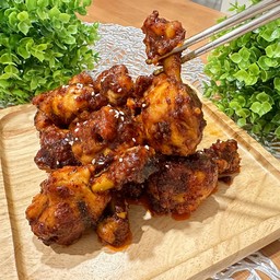 ไก่ทอดซอสเผ็ดเกาหลี (ขนาด 4 ชิ้น)