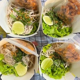 🥡หมี่ไก่ฉูก เอ้ย หมี่ไก่ฉีก🥡