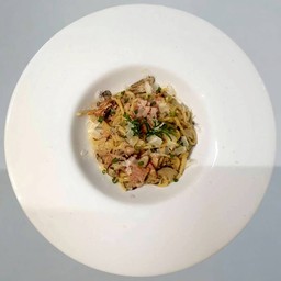 สปาเก็ตตี้อัลเฟรโด (ครีมกระเทียม)