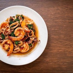 ข้าวกะเพราทะเล