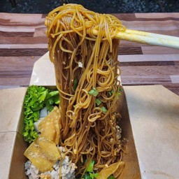 หมี่ขาวยำแห้ง