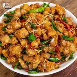 ทอดสมุนไพรราดข้าว