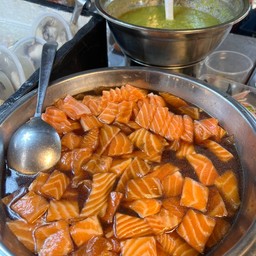 แซลมอลดอง 30 ชิ้น พร้อมน้ำจิ้มซีฟู้ด