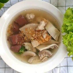 เกาเหลาเลือดหมู