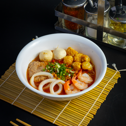 ก๋วยเตี๋ยวต้มยำ หมู,ทะเล