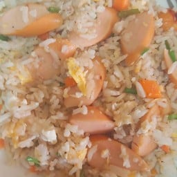 ข้าวผัดไส้กรอก ปูอัด