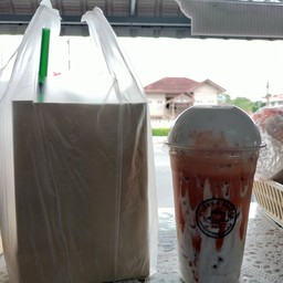 ชาเย็นชีสเน้นๆบนล่าง