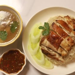 ข้าวมันไก่เฮียเบิร์ด ( สราญธร )