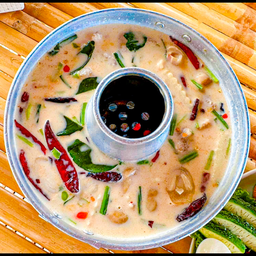 ต้มข่าไก่ (หม้อไฟ)