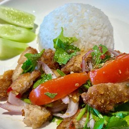 ข้าวยำไก่กรอบ