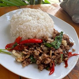 กะเพาหมูสับ อาหารจานเดียว