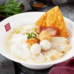 ก๋วยเตี๋ยวลูกชิ้นปลา